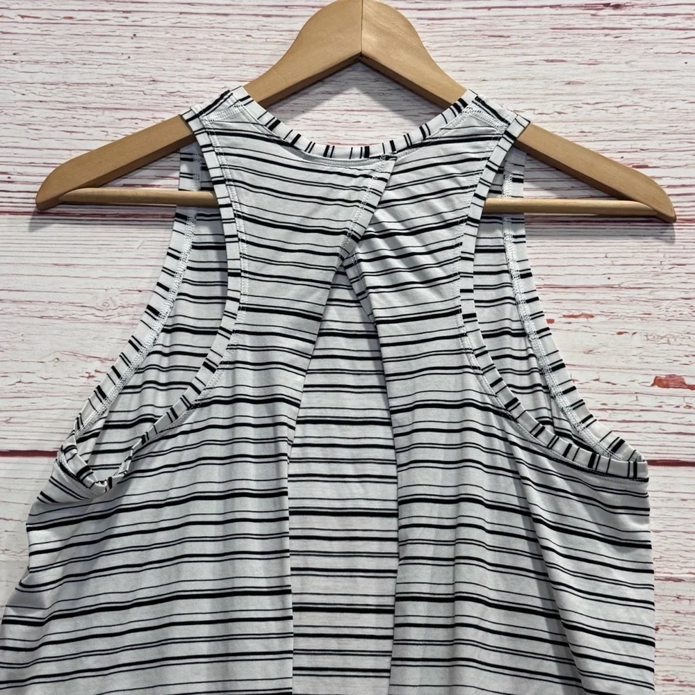 Lululemon All Tied Up Tank in Cut Back Stripe White Black Sz 8